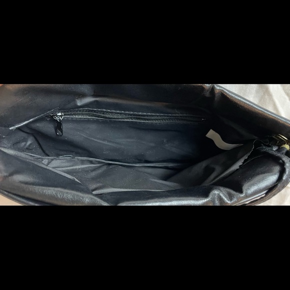 Purses - Picture 5 of 6